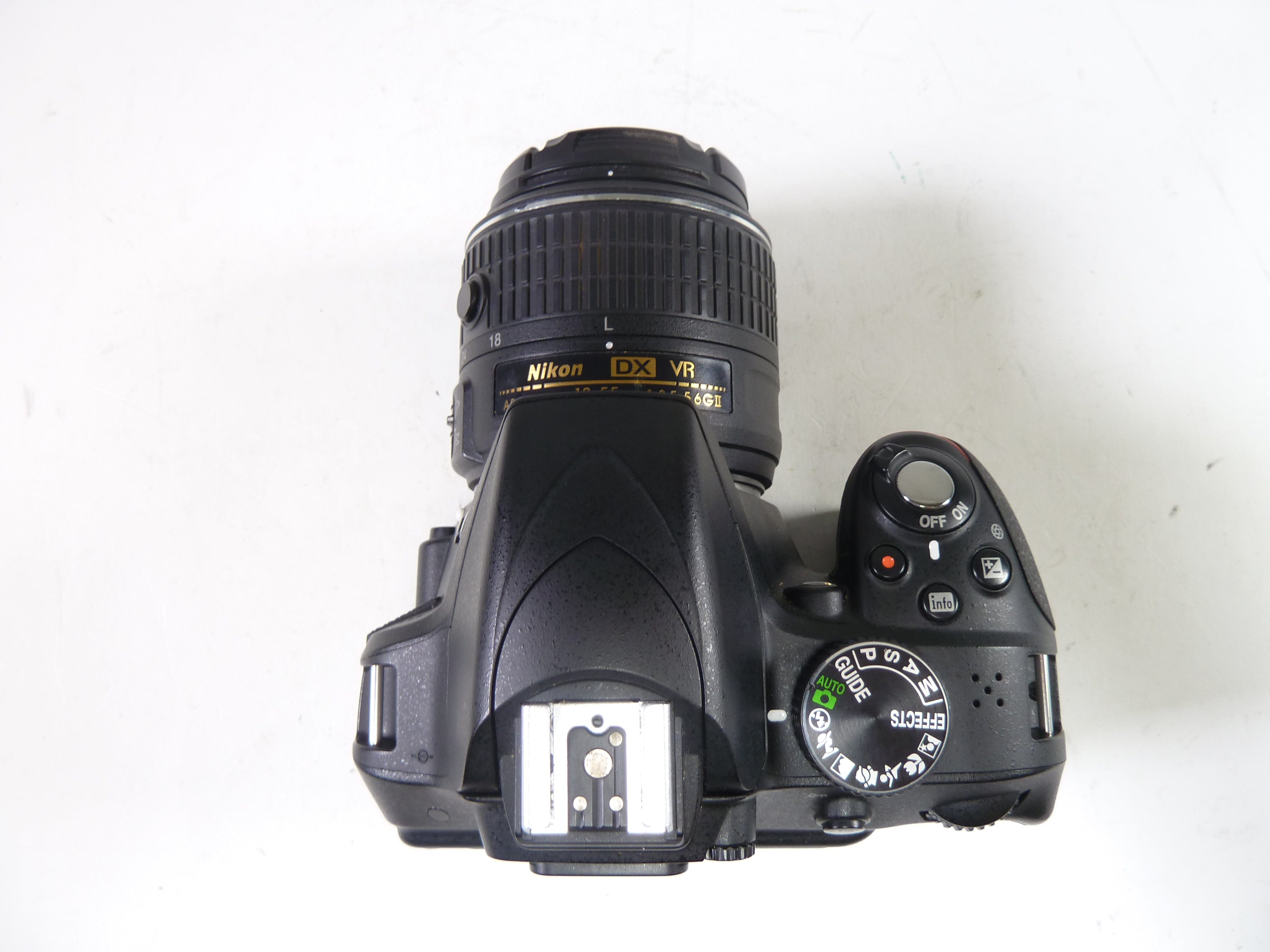 Nikon D3300 w/AF-S DX 18-55mm f/3.5-5.6 G VR II Shutter Count 5534