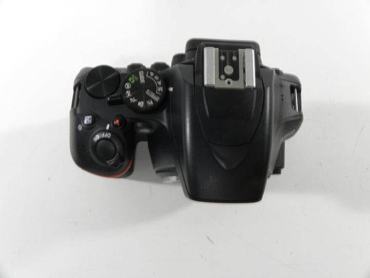 Nikon D3500 24.2mp Digital SLR (Parts Only) Digital Cameras - Digital SLR Cameras Nikon 3313222