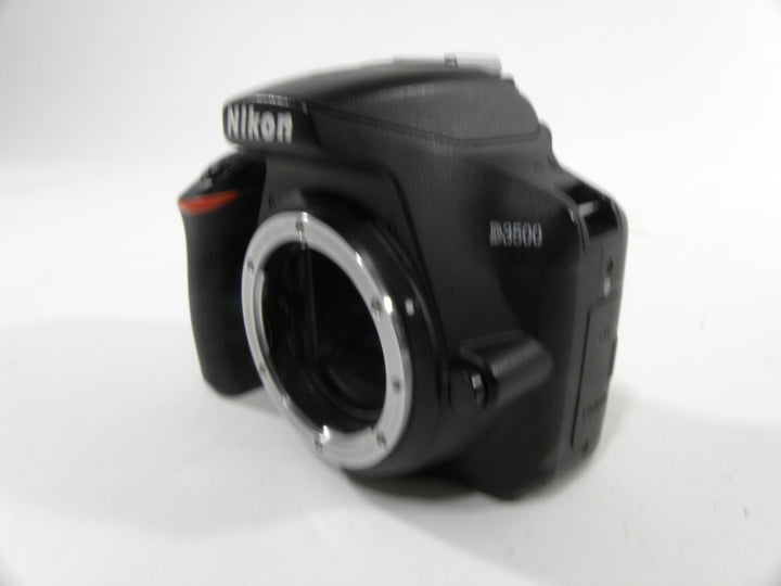 Nikon D3500 24.2mp Digital SLR (Parts Only) Digital Cameras - Digital SLR Cameras Nikon 3313222