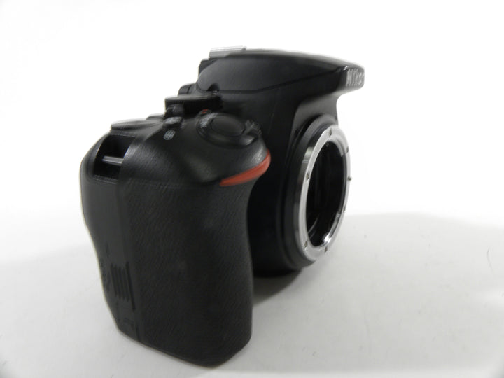 Nikon D3500 24.2mp Digital SLR (Parts Only) Digital Cameras - Digital SLR Cameras Nikon 3313222