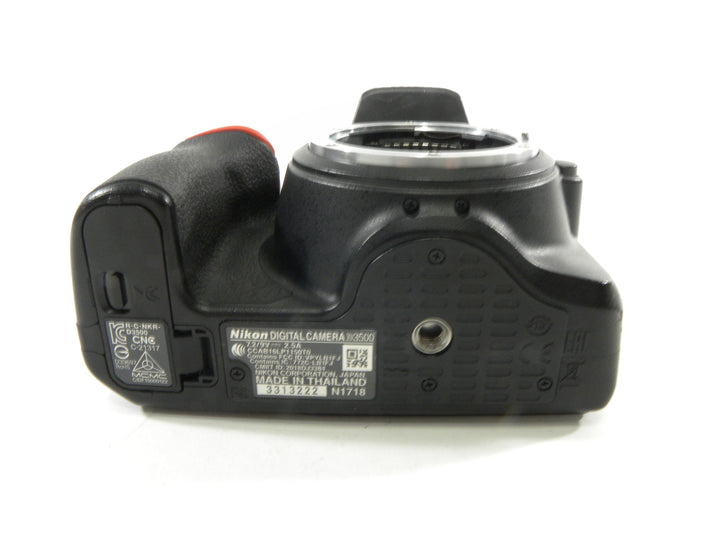 Nikon D3500 24.2mp Digital SLR (Parts Only) Digital Cameras - Digital SLR Cameras Nikon 3313222