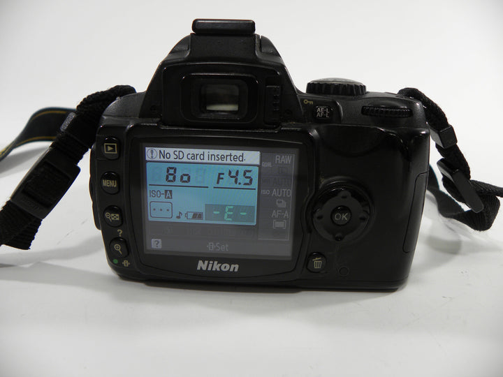 Nikon D40 6.1mp Digital SLR w/AF-S 18-55 Shutter Ct. 21,028 Digital Cameras - Digital SLR Cameras Nikon 3217367