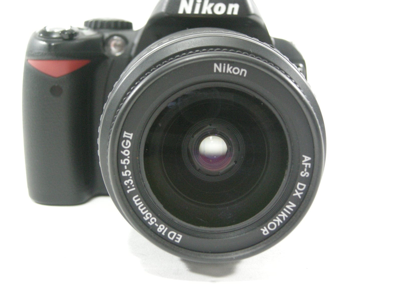 Nikon D40 6.1mp Digital SLR w/AF-S Nikkor DX ED 18-55 Shutter Ct