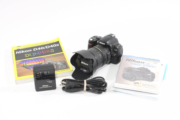 Nikon D40 w/DX 18-200mm  F3.5-5.6G ED VR Lens Digital Cameras - Digital SLR Cameras Nikon 3486317