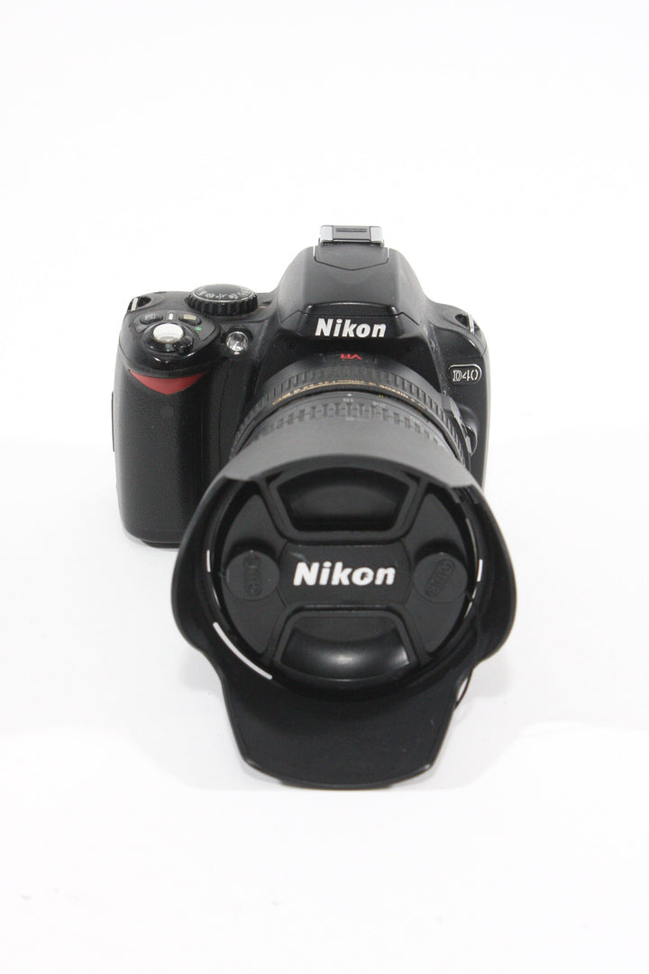 Nikon D40 w/DX 18-200mm  F3.5-5.6G ED VR Lens Digital Cameras - Digital SLR Cameras Nikon 3486317