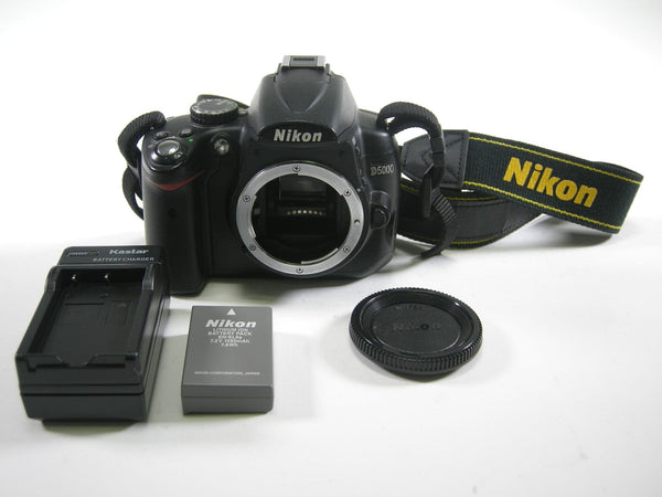 Nikon D5000 12.3mp Digital SLR Body Only Shutter Ct. 7,633 Digital Cameras - Digital SLR Cameras Nikon 3423046