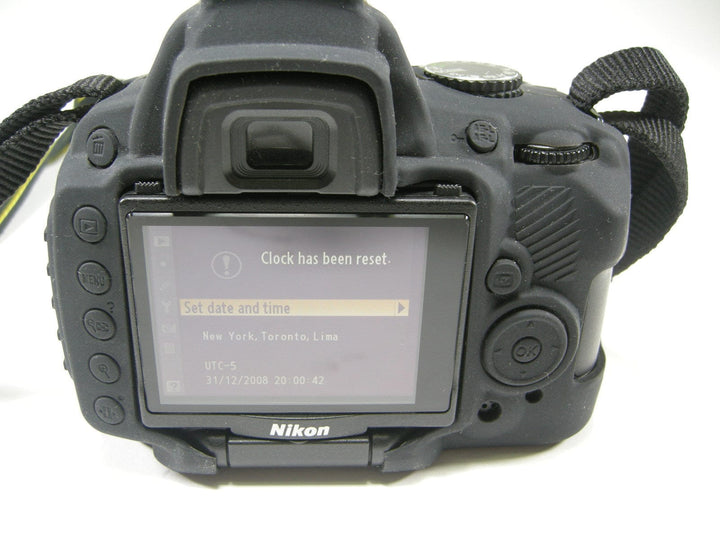 Nikon D5000 12.3mp Digital SLR Camera Body Only Shutter#1,525 Digital Cameras - Digital SLR Cameras Nikon 3519472