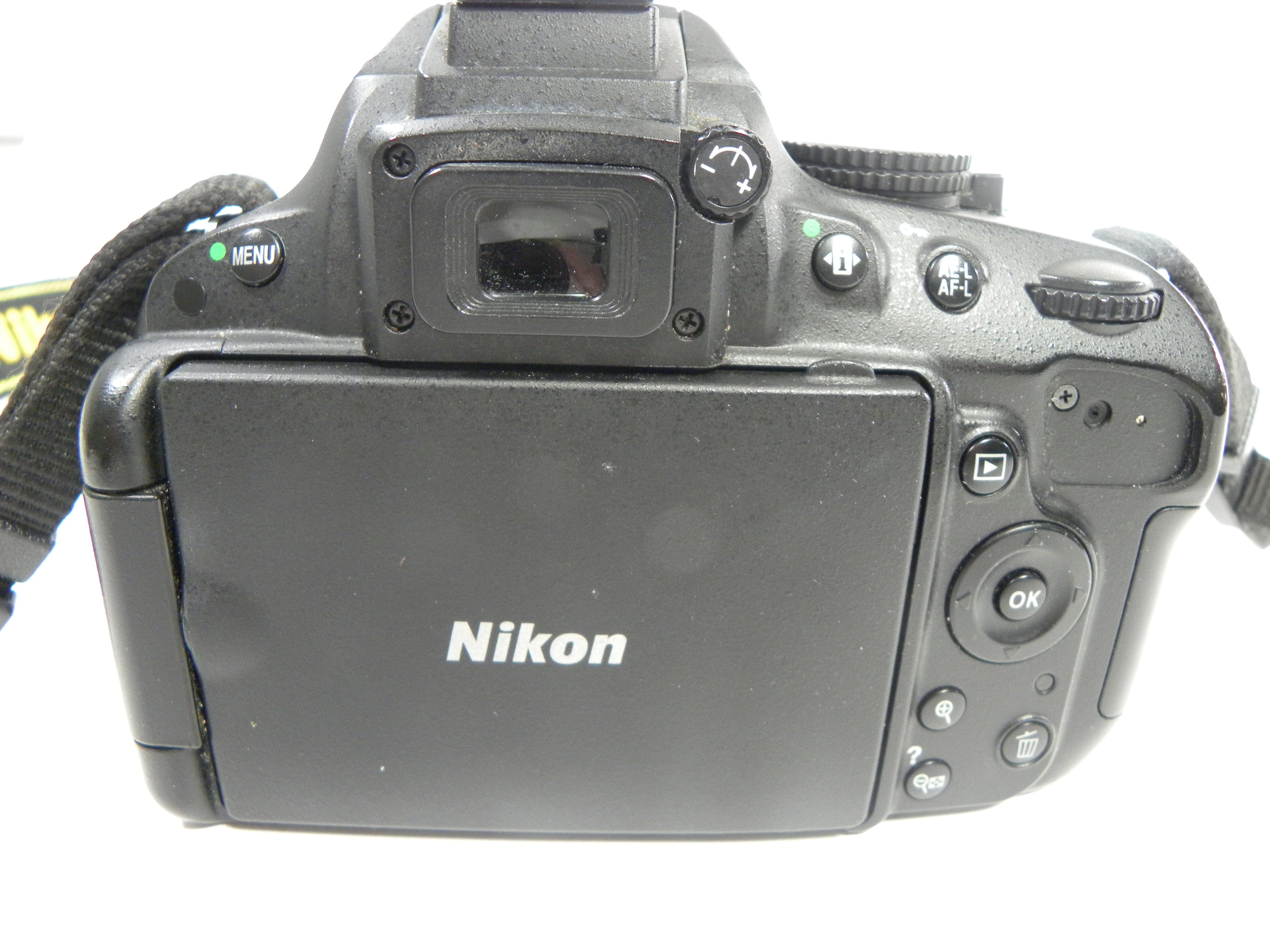 Nikon D5100 16.2mp Digital SLR Camera Body only - Parts or Repair