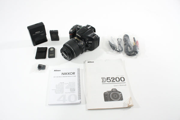 Nikon D5200 with 18-55mm lens Shutter Count 12436 Digital Cameras - Digital SLR Cameras Nikon 2601984