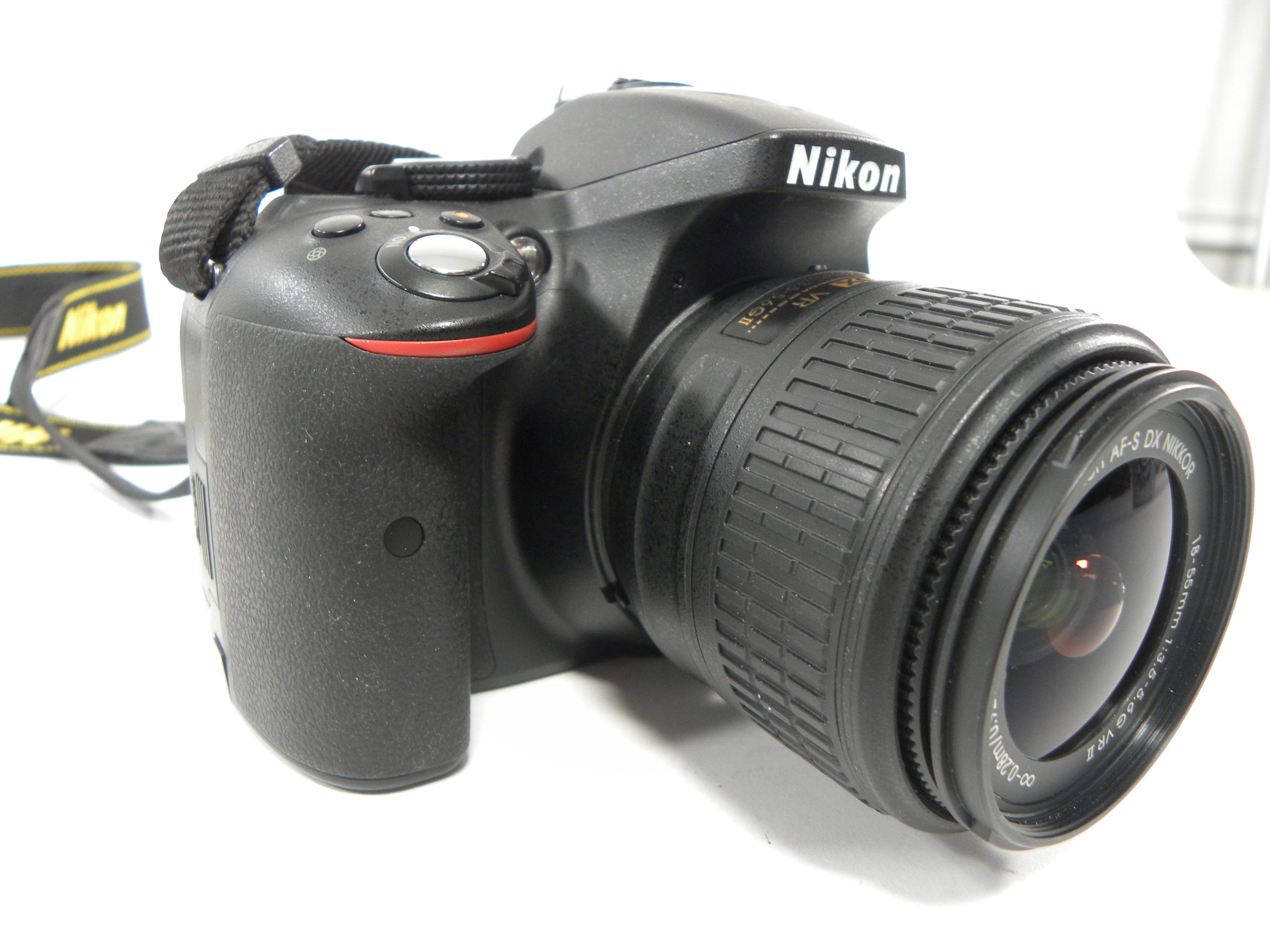 Nikon D5300 24.2mp Digital SLR w/AF-S DX VR 18-55 Shutter Ct