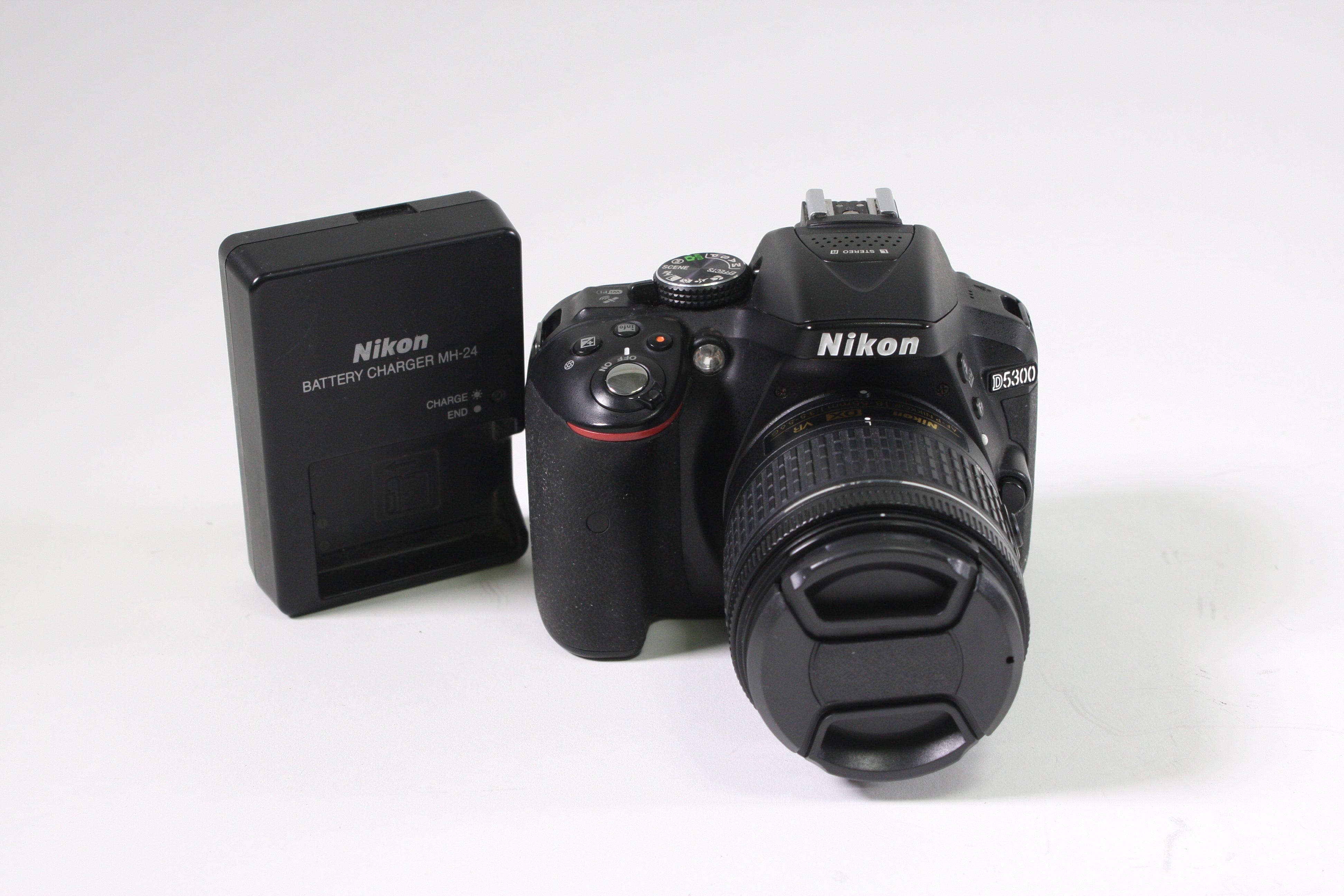 Nikon D5300 DSLR with 18-55mm DX VR Lens - shutter count 12921