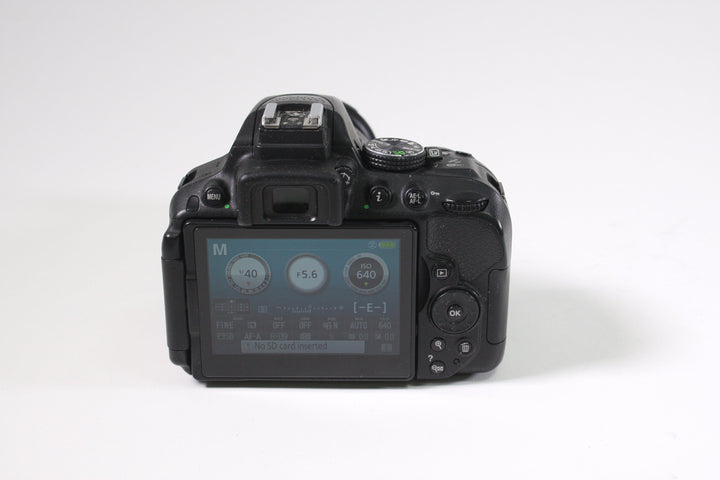 Nikon D5300 DSLR with 18-55mm DX VR Lens - shutter count 12921 Digital Cameras - Digital SLR Cameras Nikon 2614739
