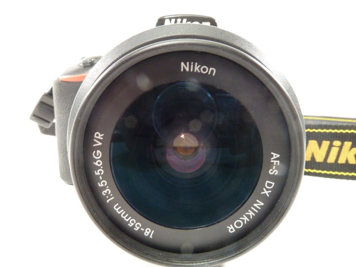 Nikon D5500 24.1mp Digital SLR w/AF-S 18-55 Shutter Ct. 19,438 Digital Cameras - Digital SLR Cameras Nikon 2558826