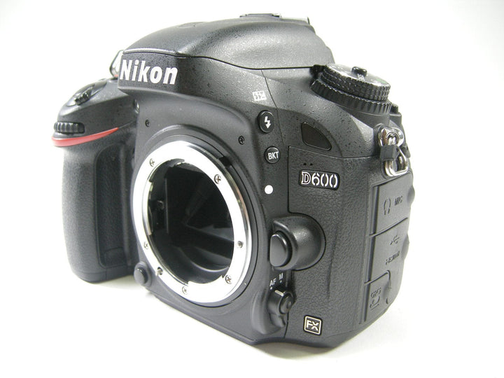 Nikon D600 FX 24.3mp Digital SLR Body Only Shutter#2,802 Digital Cameras - Digital SLR Cameras Nikon 3073269