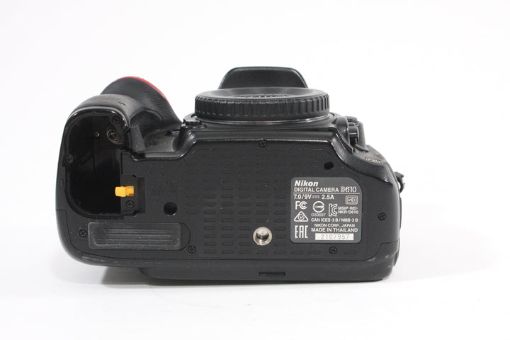 Nikon D610 Body Only - Shutter Count 394169 - For Parts Only Digital Cameras - Digital SLR Cameras Nikon 2107957