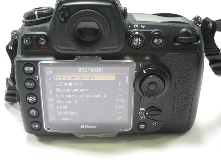 Nikon D700 12.1mp Digital SLR Body Only Shutter Ct. 4,567 Digital Cameras - Digital SLR Cameras Nikon 2256540