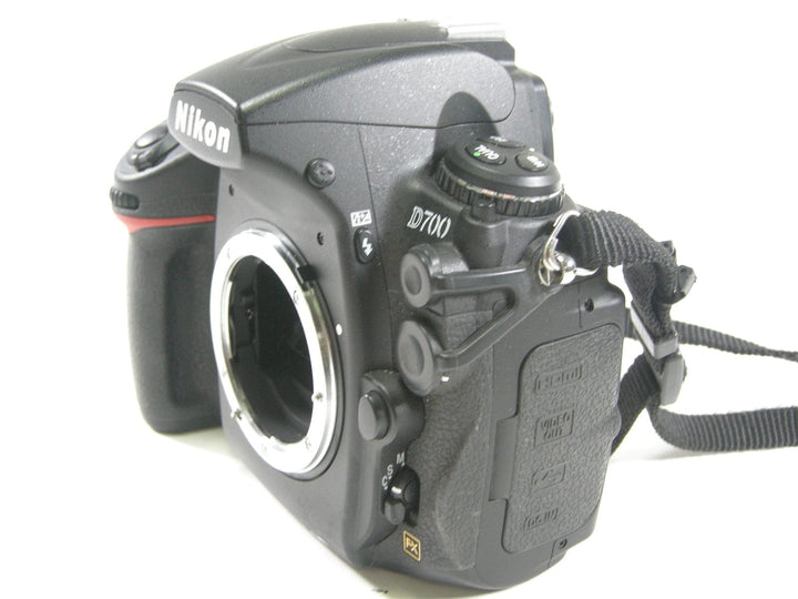 Nikon D700 12.1mp Digital SLR Body Only Shutter Ct. 4,567 Digital Cameras - Digital SLR Cameras Nikon 2256540