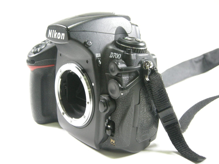 Nikon D700 12.1mp Digital SLR Body Only Shutter Ct. 87,801 Digital Cameras - Digital SLR Cameras Nikon 2523337