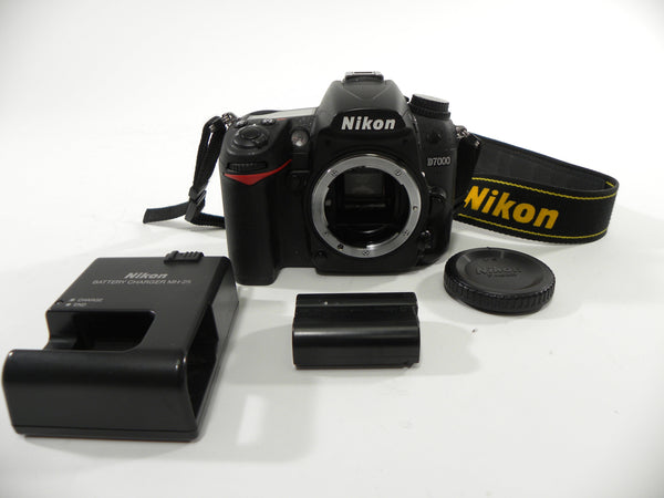 Nikon D7000 16.2mp Digital SLR body only Shutter Ct. 140,176 Digital Cameras - Digital SLR Cameras Nikon 8849014