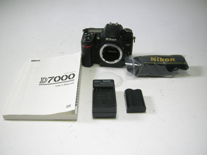 Nikon D7000 16.2mp Digital SLR Body only Shutter Ct. 20,133 Digital Cameras - Digital SLR Cameras Nikon 3215434