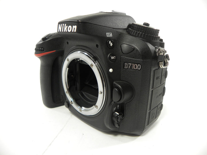 Nikon D7100 24.1mp Digital SLR Body Only Shutter Ct. 8,296 Digital Cameras - Digital SLR Cameras Nikon 2616711