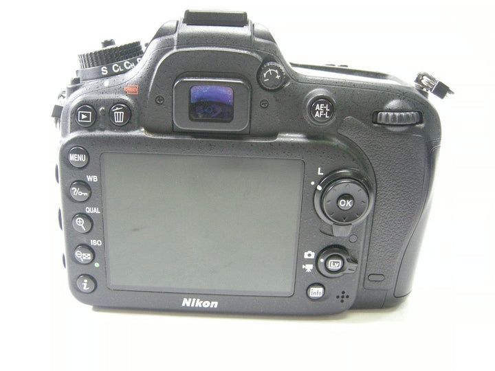 Nikon D7100 24.1mp Digital SLR Camera (parts or repair) Digital Cameras - Digital SLR Cameras Nikon 2654683