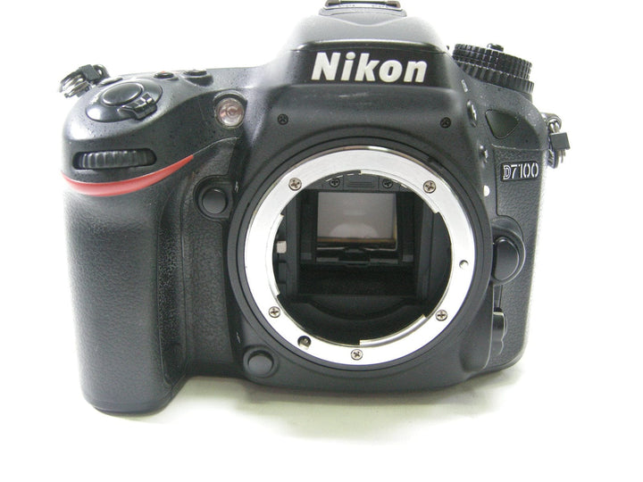 Nikon D7100 24.1mp Digital SLR Camera (parts or repair) Digital Cameras - Digital SLR Cameras Nikon 2654683