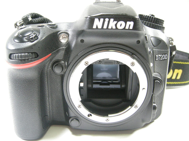 Nikon D7200 24.1mp Digital SLR Body Only Shutter# 9,114 Digital Cameras - Digital SLR Cameras Nikon 2536780