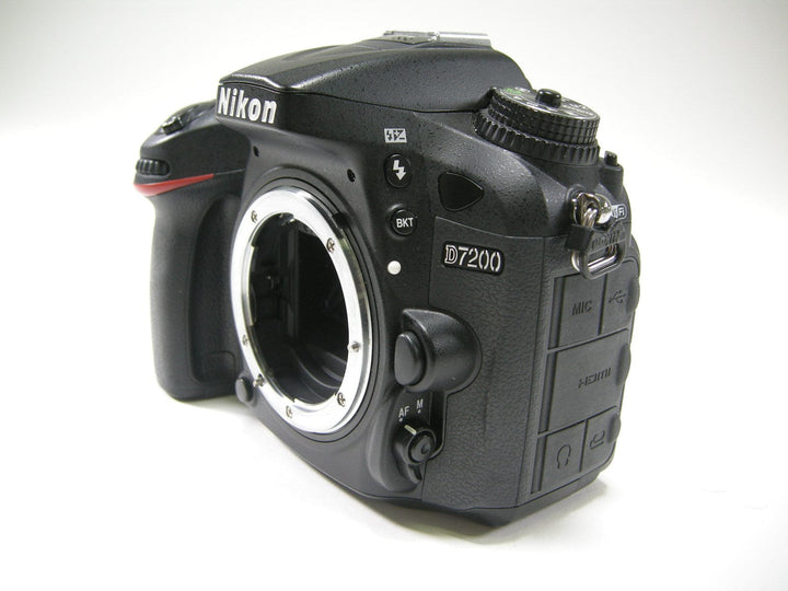 Nikon D7200 24.2mp Digital SLR Body Only Shutter Ct. 9,900 Digital Cameras - Digital SLR Cameras Nikon 7512801