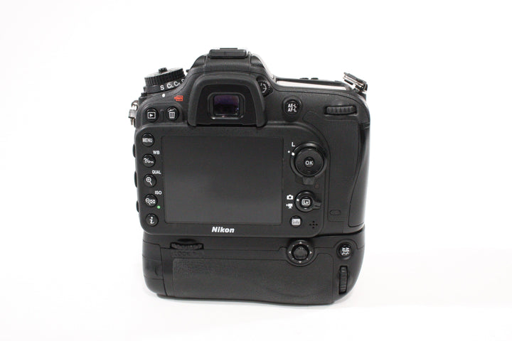 Nikon D7200 Body w/ MB-D15 Battery Grip Shutter Count 15380 Digital Cameras - Digital SLR Cameras Nikon 2581616