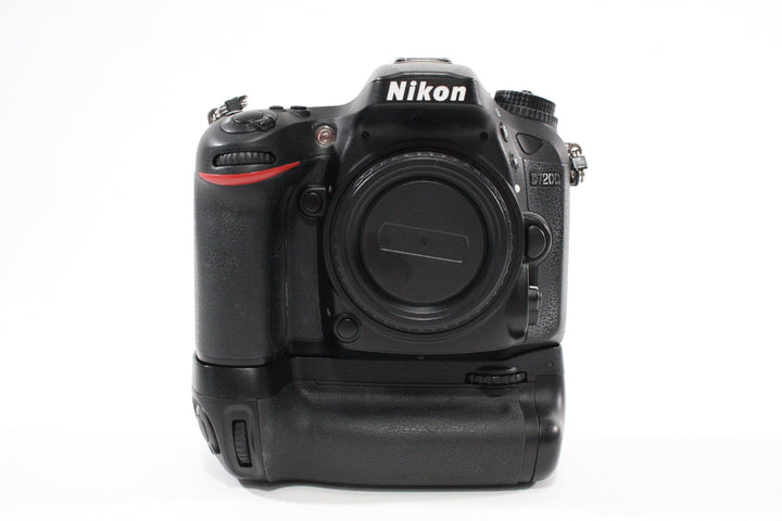 Nikon D7200 Body w/ MB-D15 Battery Grip Shutter Count 15380 Digital Cameras - Digital SLR Cameras Nikon 2581616