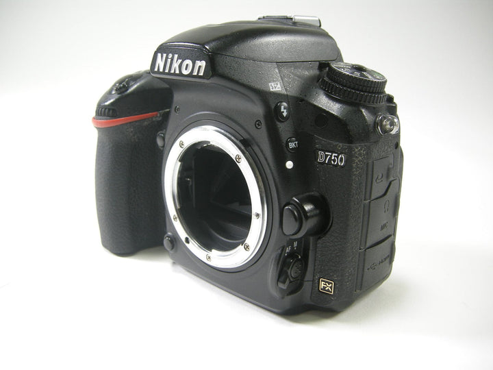 Nikon D750 24.3mp Digital SLR Body only S/C 293,708 Digital Cameras - Digital SLR Cameras Nikon 3049663