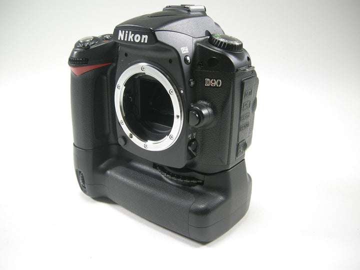 Nikon D90 12.3mp Digital SLR Body Only S/C 21,804 Digital Cameras - Digital SLR Cameras Nikon 3030766