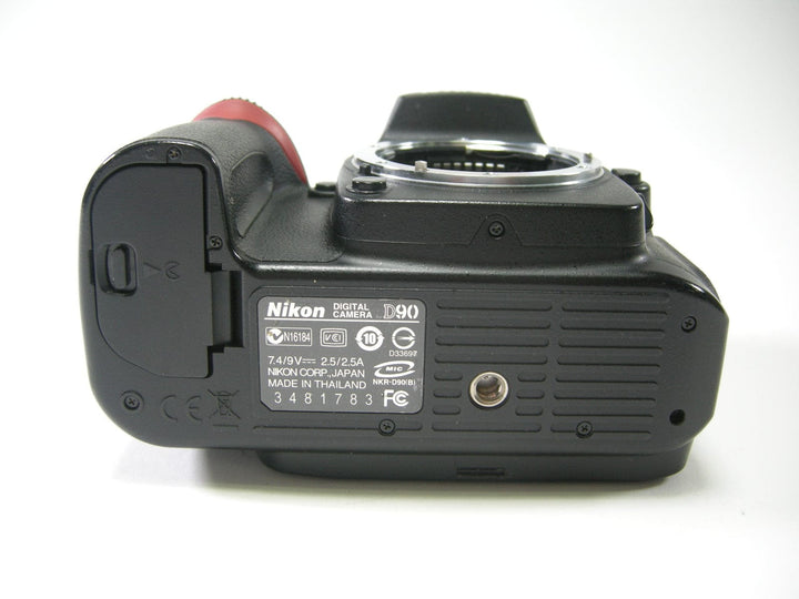 Nikon D90 Digital SLR Body only (parts) Digital Cameras - Digital SLR Cameras Nikon 3481783