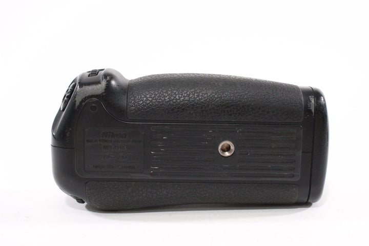 Nikon MB-D10 Battery Grip for D300 and D700 Grips, Brackets and Winders Nikon 83024218