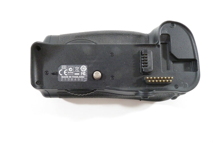 Nikon MB-D10 Battery Grip w/AA tray Grips, Brackets and Winders Nikon 2138490