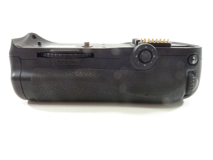 Nikon MB-D10 Battery Grip w/AA tray Grips, Brackets and Winders Nikon 2138490