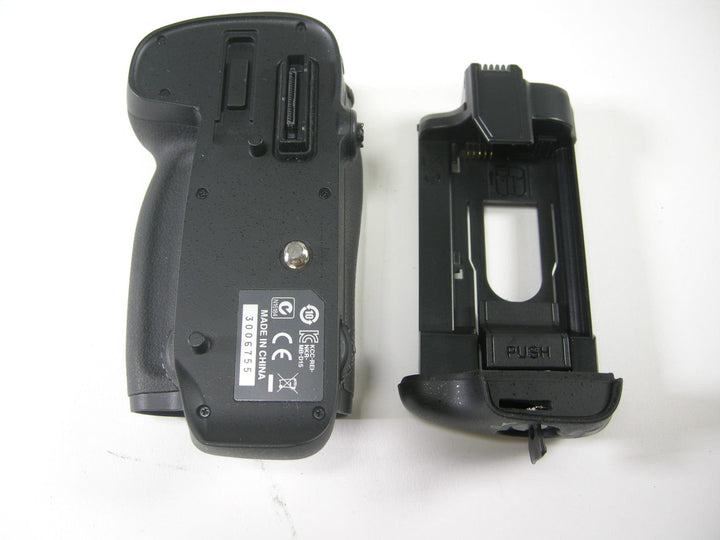 Nikon MB-D15 Battery Grip Grips, Brackets and Winders Nikon 3006755