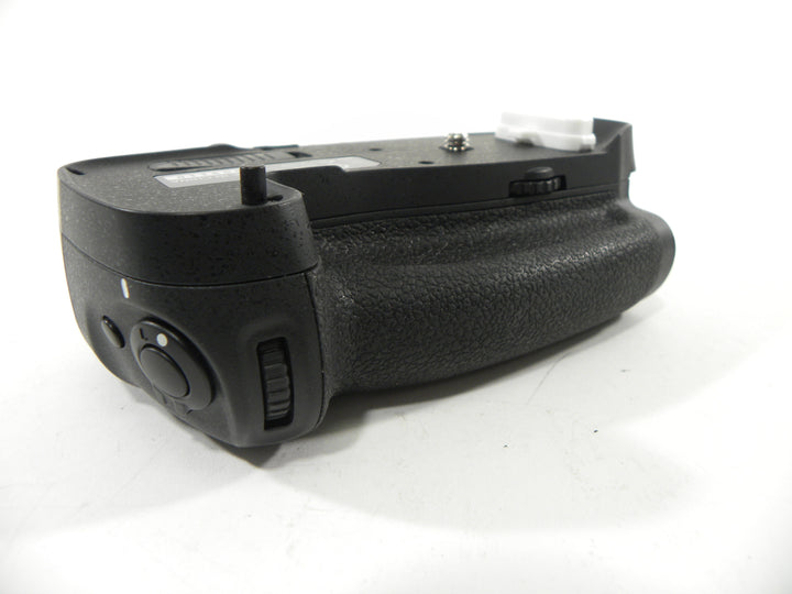 Nikon MB-D17 Battery Grip Grips, Brackets and Winders Nikon 3009110