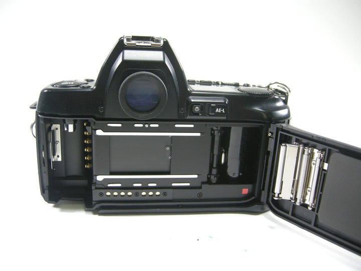 Nikon N8008s AF 35mm SLR film camera body only 35mm Film Cameras - 35mm SLR Cameras Nikon 3039792