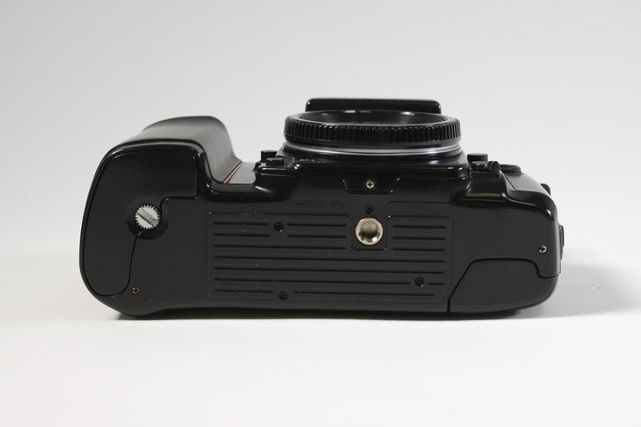 Nikon N8008S Film Camera Body Only 35mm Film Cameras - 35mm SLR Cameras Nikon 3359971