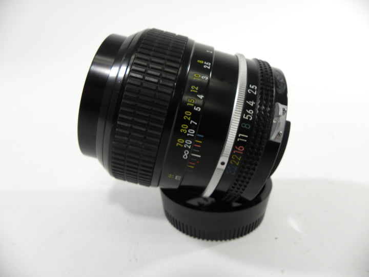 Nikon Nikkor 105mm f2.5 Ai Lenses Small Format - Nikon F Mount Lenses Manual Focus Nikon 723813