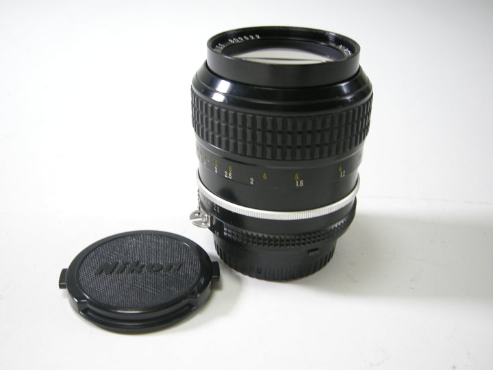 Nikon Nikkor 105mm f2.5 lens Lenses Small Format - Nikon F Mount Lenses Manual Focus Nikon 809522