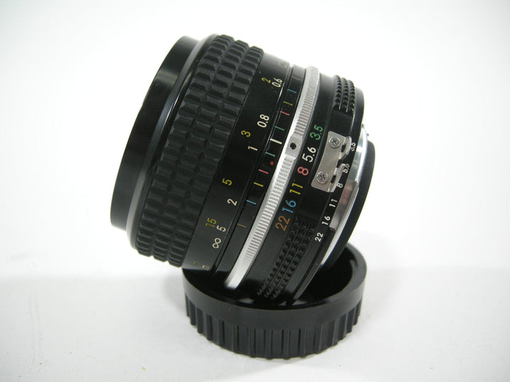 Nikon Nikkor 28mm f3.5 Ai Lenses Small Format - Nikon F Mount Lenses Manual Focus Nikon 1948975