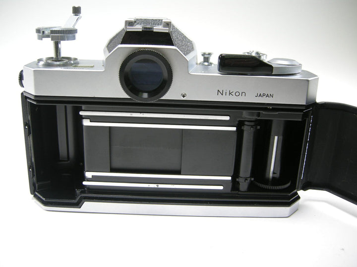 Nikon Nikkormat 35mm SLR Film Camera Body Only 35mm Film Cameras - 35mm SLR Cameras Nikkormat 5018678