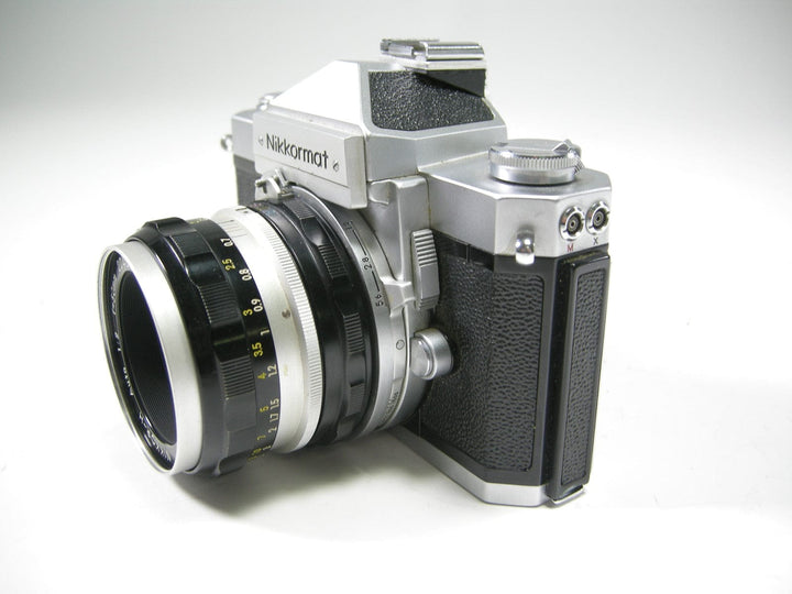 Nikon Nikkormat 35mm SLR w/Nikkor-H 50mm f2 Auto 35mm Film Cameras - 35mm SLR Cameras Nikkormat 4232584