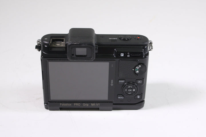 Nikon One V1 Digital Mirrorless Camera Digital Cameras - Digital Mirrorless Cameras Nikon 31020211