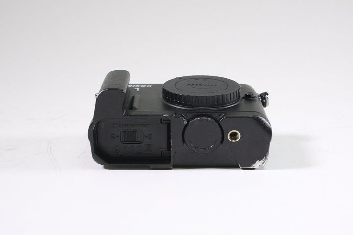 Nikon One V1 Digital Mirrorless Camera Digital Cameras - Digital Mirrorless Cameras Nikon 31020211