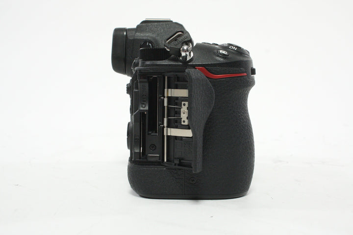 Nikon Z 6 II Mirrorless Digital Camera Body with Shutter Count of 16,795 Digital Cameras - Digital Mirrorless Cameras Nikon 3070950