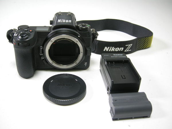 Nikon Z 7 45.7mp Mirrorless Digital Camera Body Only Shutter Ct. #25,810 Digital Cameras - Digital Mirrorless Cameras Nikon 3030765